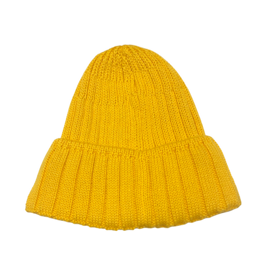 Cappello in morbida maglia a coste con risvolto e interno in pile.  La vivacità dei colori crea un'atmosfera estrosa in tutta la collezione.